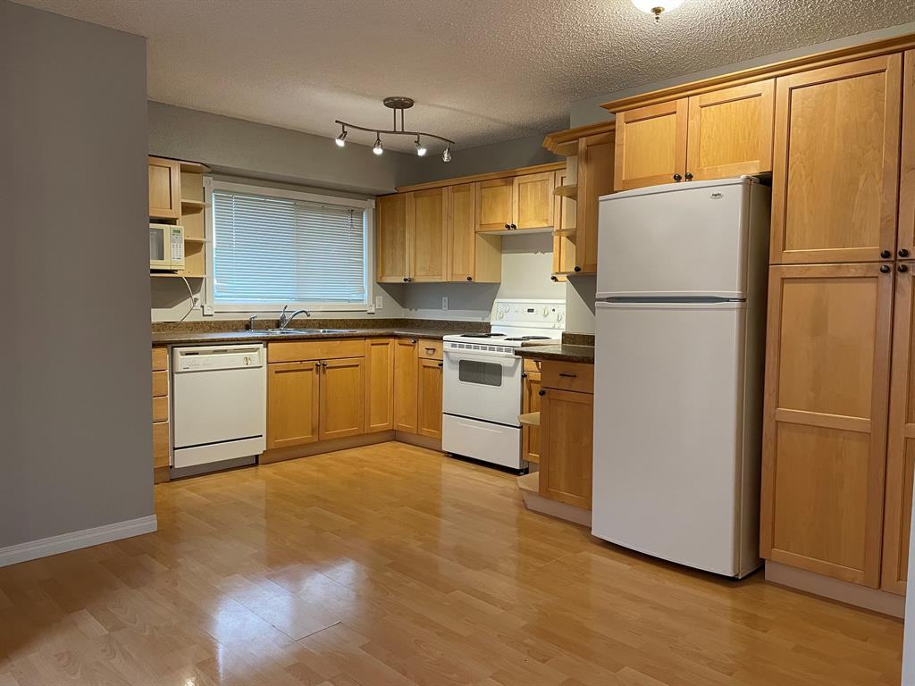 29 Rutgers Cres W - Photo 3 of 12