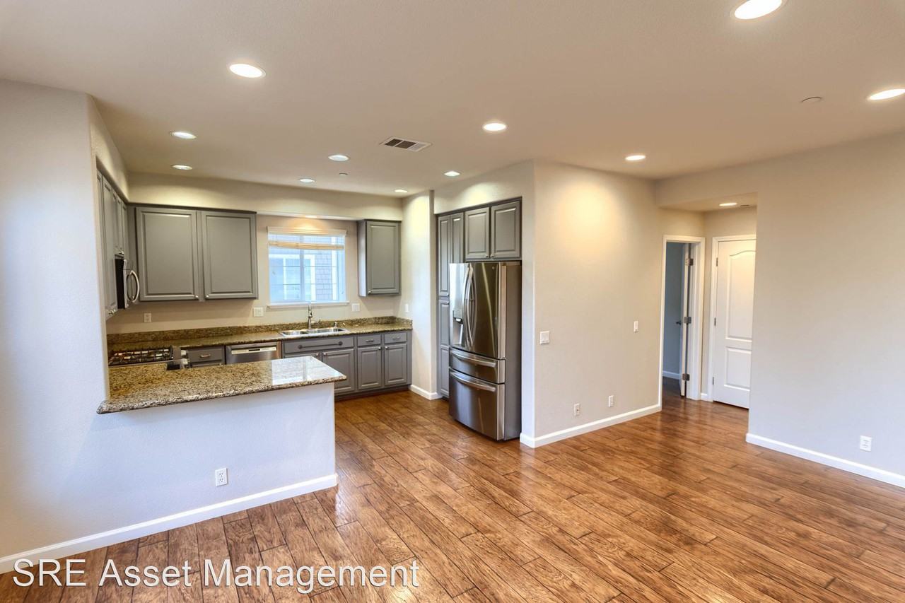 2825 Lavender Ter - Photo 3 of 16