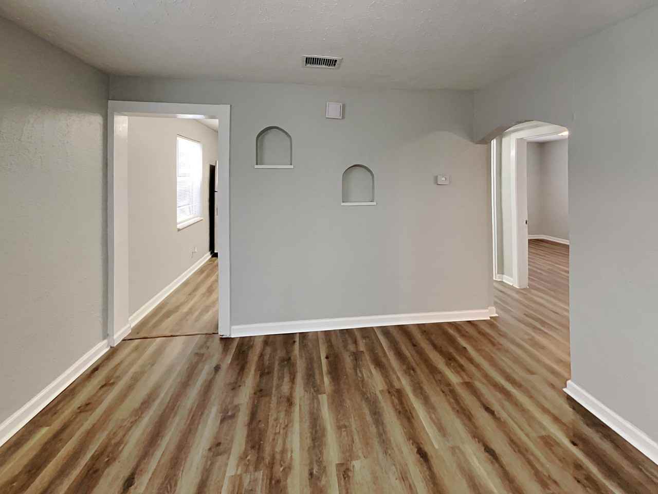 2040 Union St S - Photo 3 of 16