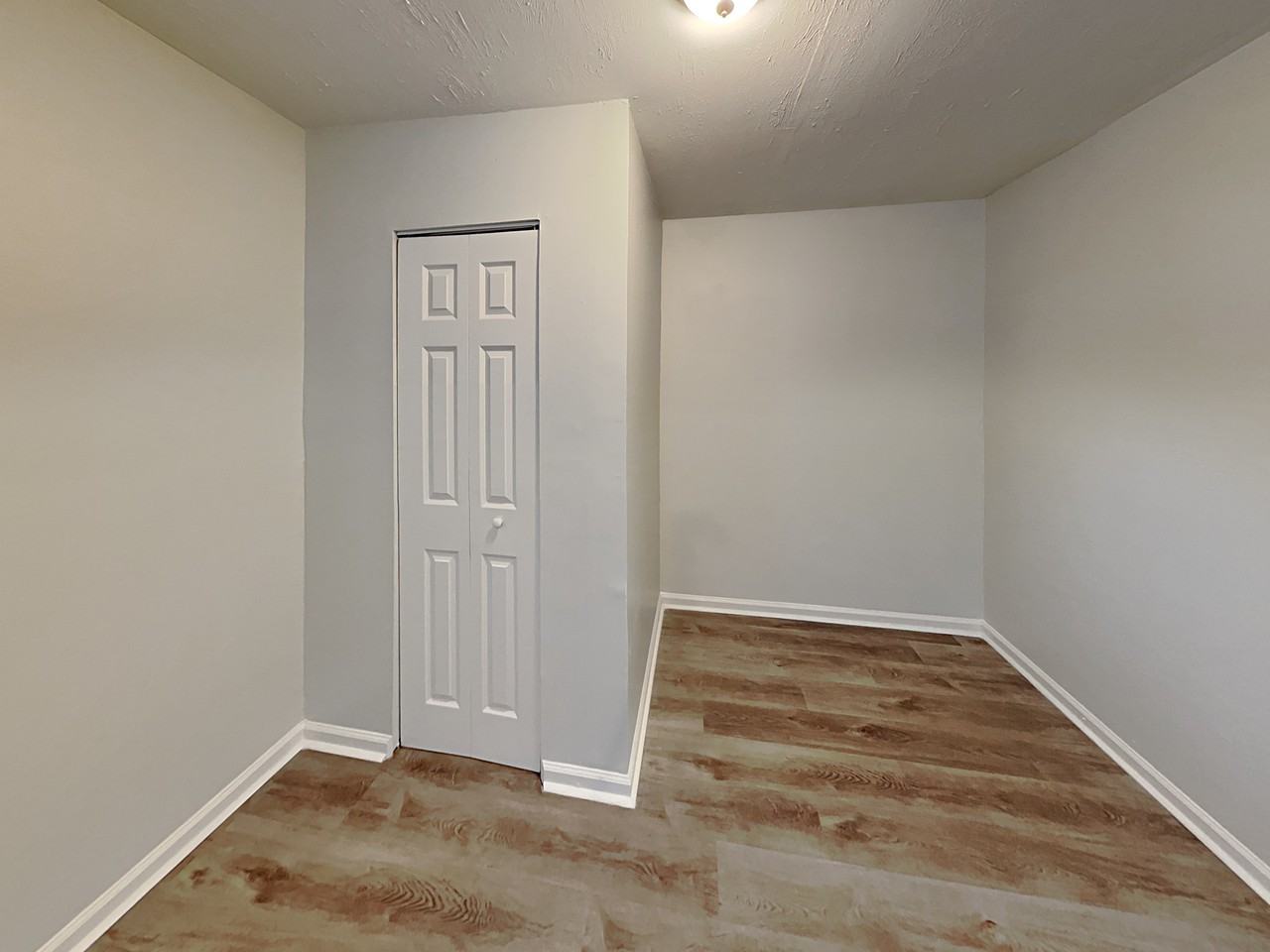10539 Gailwood Cir E - Photo 2 of 14