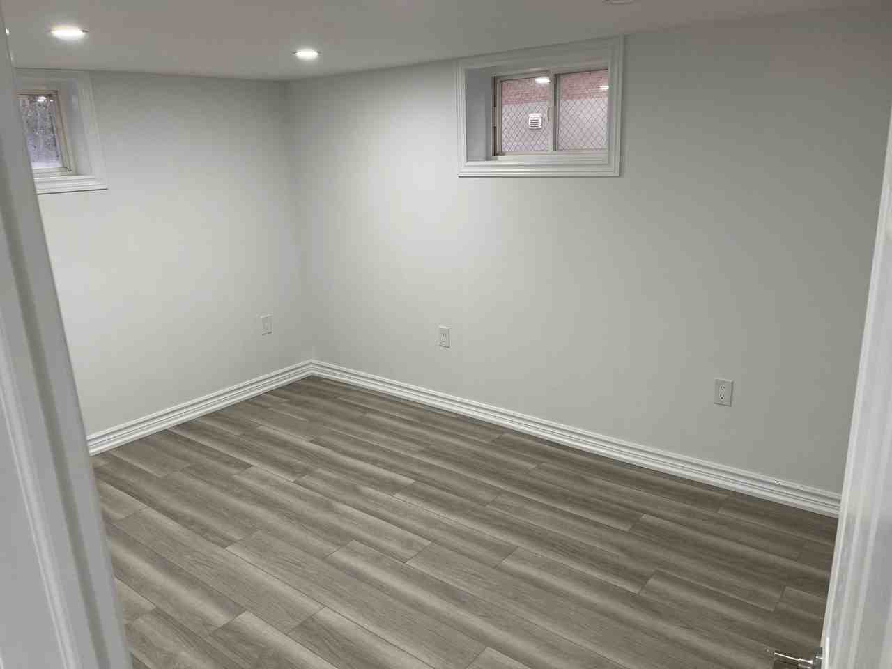 34 Daisy Ave - Photo 3 of 10