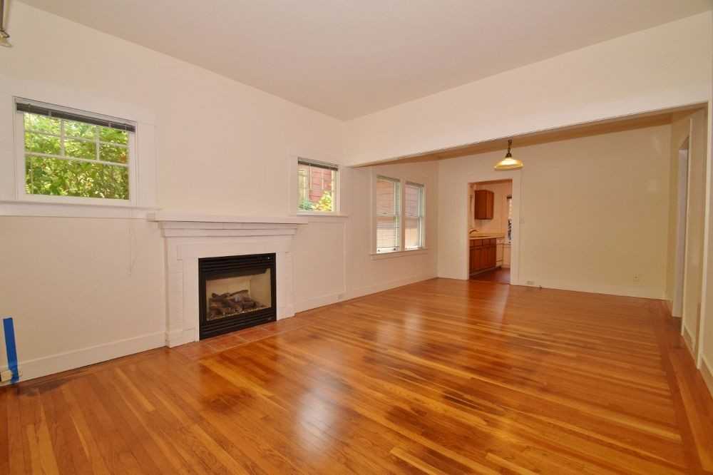 207 G St - Photo 2 of 16