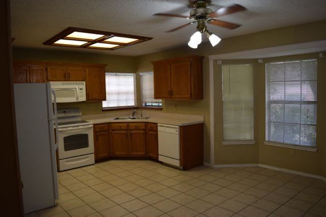 1937 Zenaida Ave - Photo 3 of 5