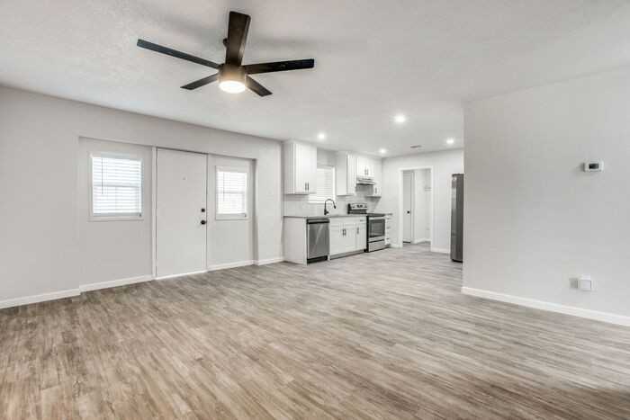 1316 Yukon Dr - Photo 2 of 12