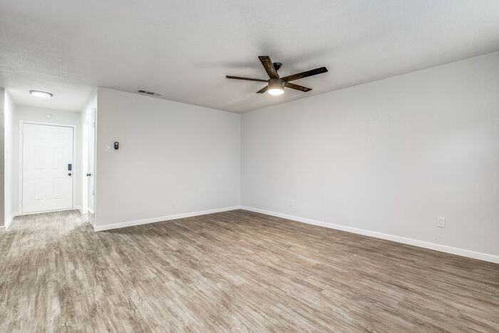 1316 Yukon Dr - Photo 3 of 12