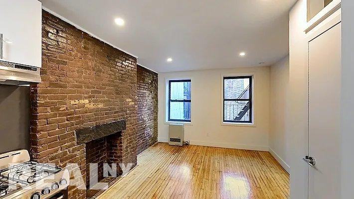 Chrystie St #3D - Photo 3 of 9