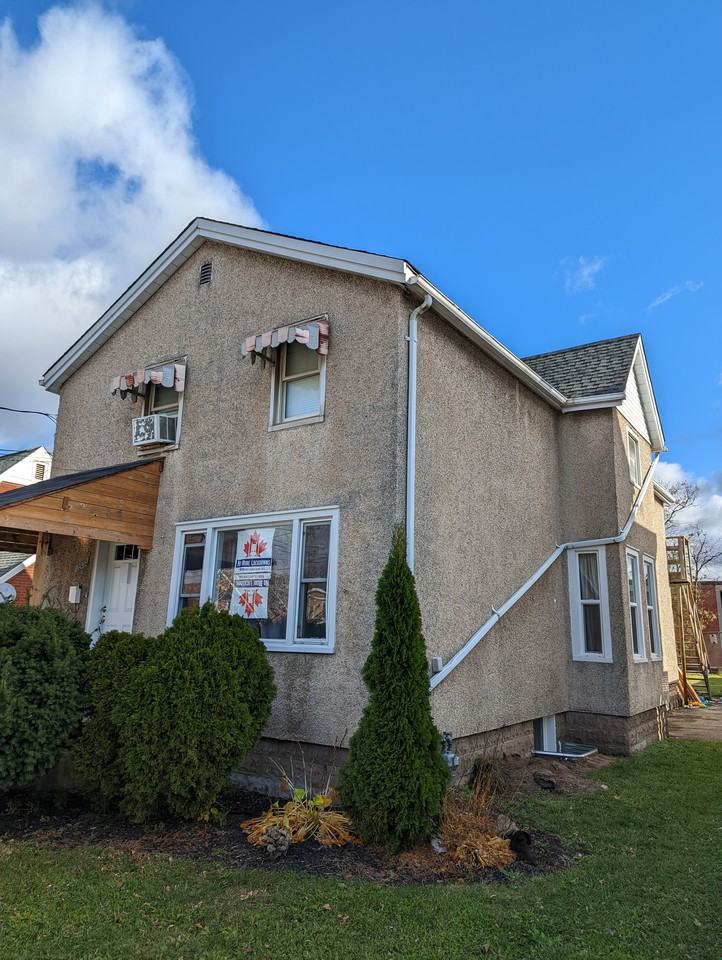 5748 Leonard Avenue Apartments 5748 Leonard Ave, Niagara Falls, ON