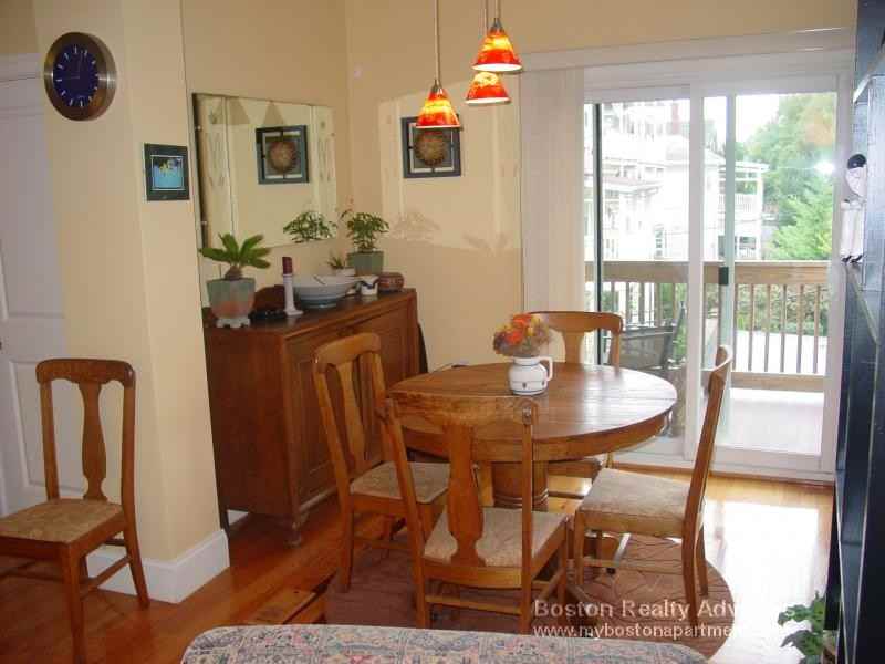 188 Boston St - Photo 3 of 14