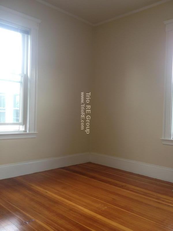155 Langdon Ave - Photo 3 of 20