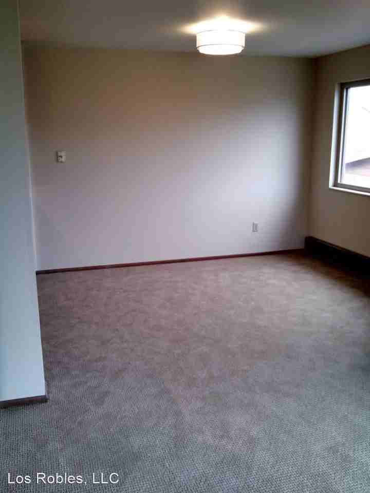 465 N 45th Street - Photo 3 of 8