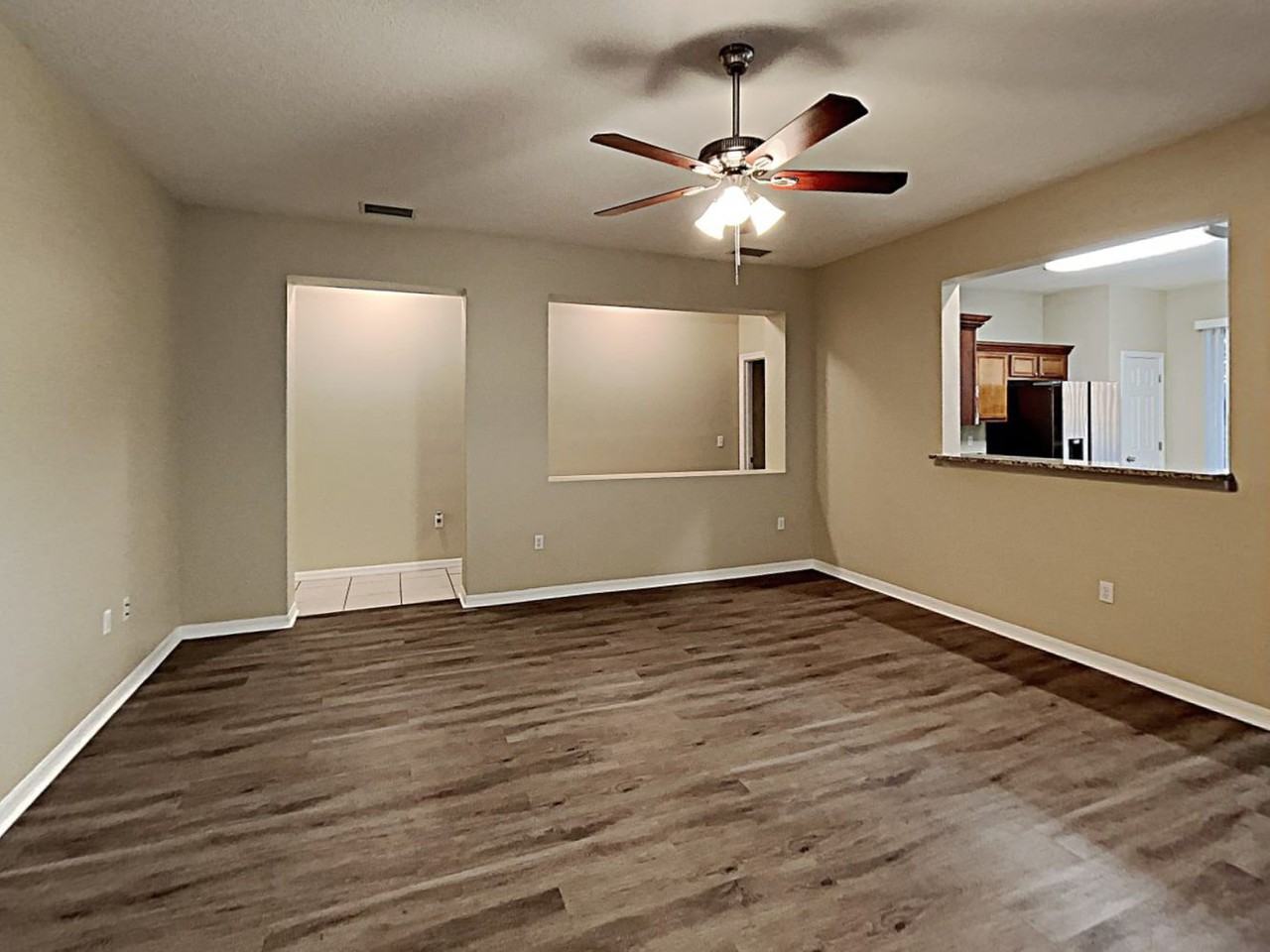 7025 Cascades Ct - Photo 3 of 18