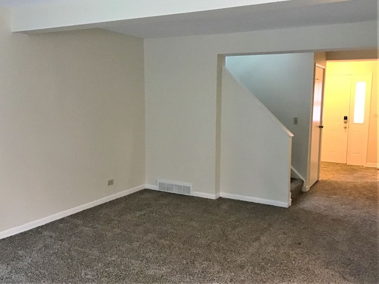 127 Thomas Rd - Photo 2 of 9