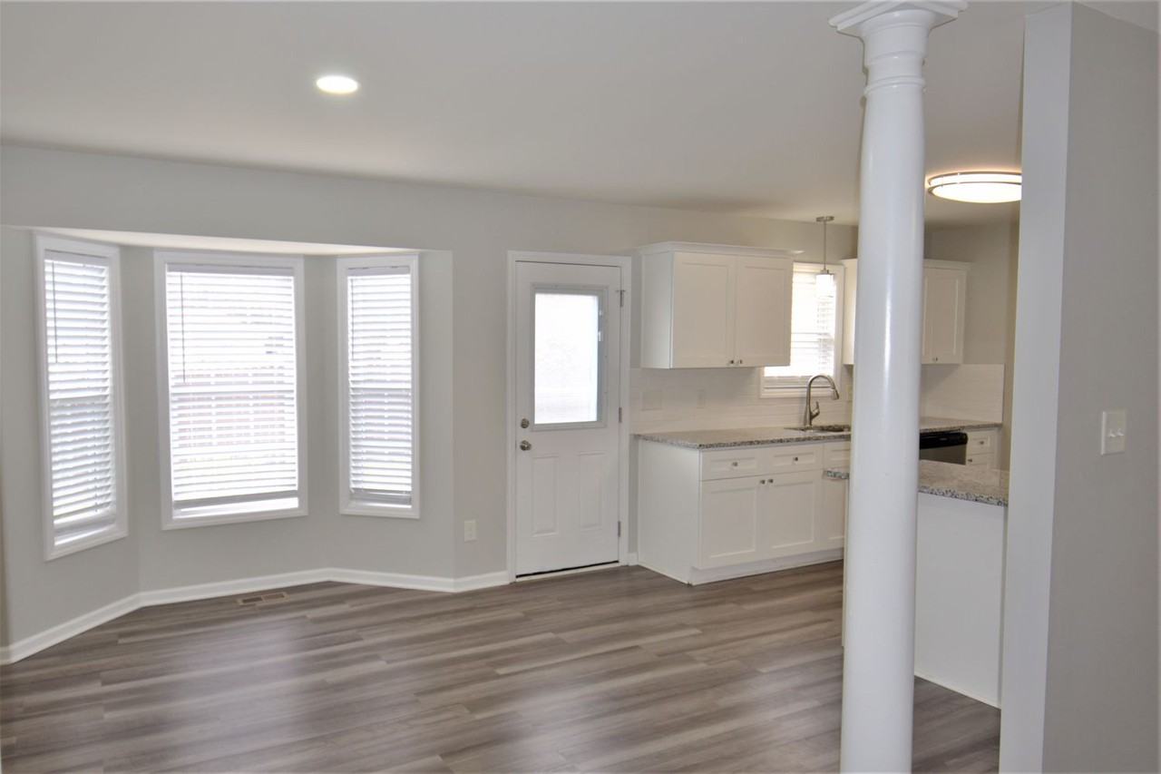 1208 Dixie Dr - Photo 3 of 15