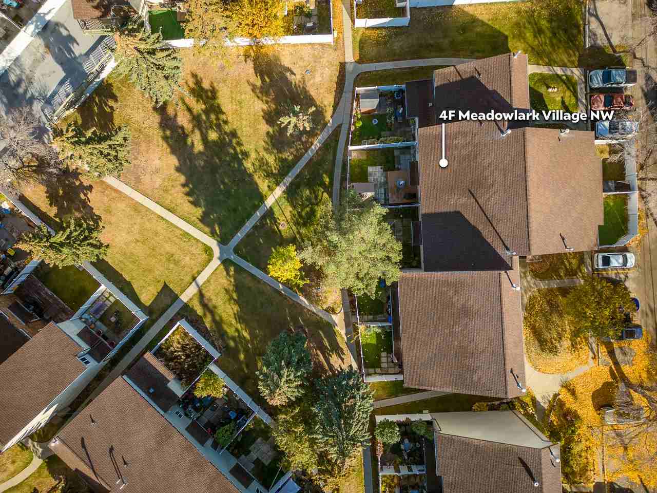 Spacious 2 bed 1 bath townhouse*Fenced yard w/Deck & Shed*In - Photo 3 of 30