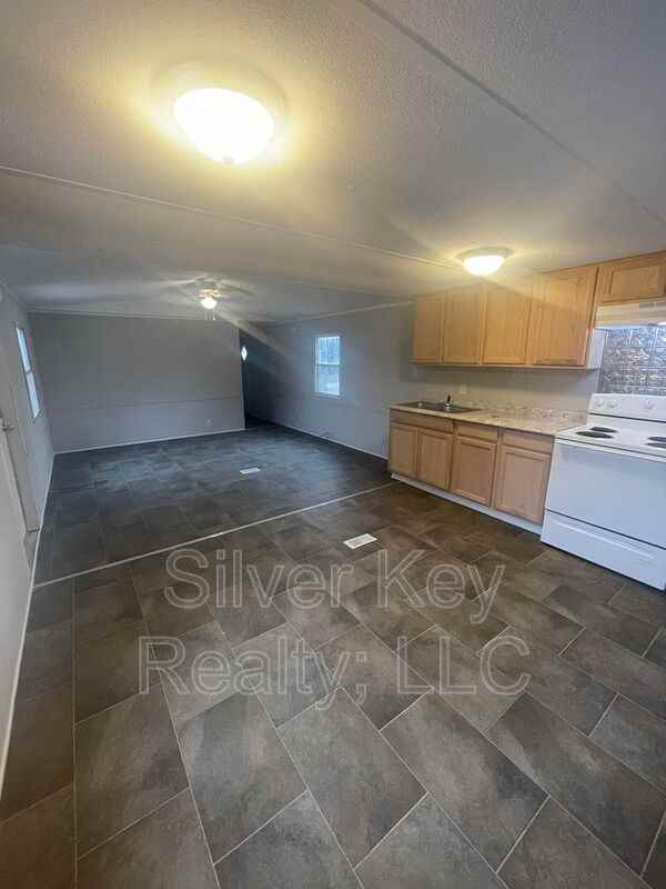 270 County Rd #1115 - Photo 4 of 7