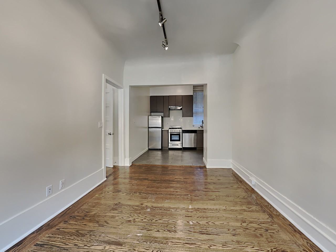 245 Leavenworth St. - Photo 2 of 16