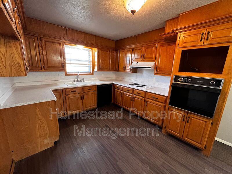 5500 N Brunson St - Photo 2 of 26