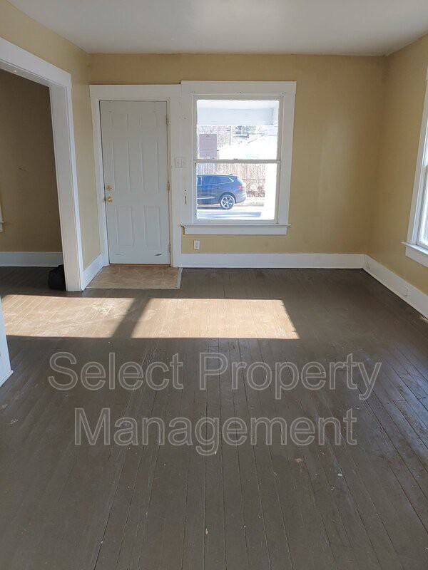 3420 Plaza Dr - Photo 3 of 13