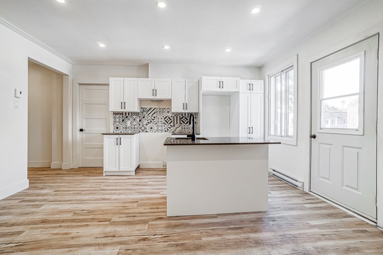 Randall - West Hill - Photo 3 of 13