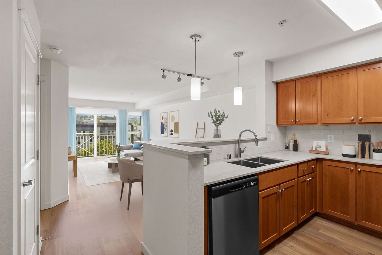 Dexter Lake Union Apartments 1215 Dexter Ave N, Seattle, WA 98109