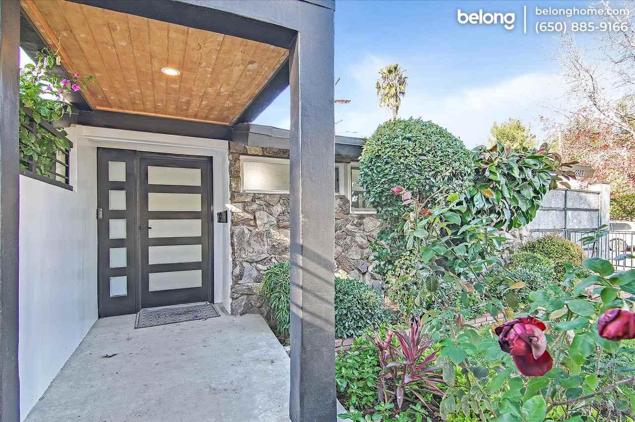 6513 Corbin Ave - Photo 5 of 47