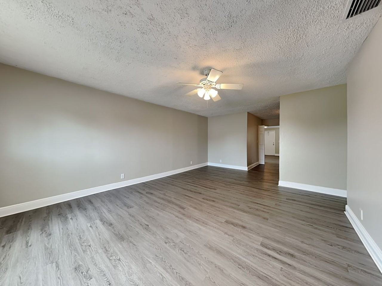 291 Glouchester St - Photo 3 of 20