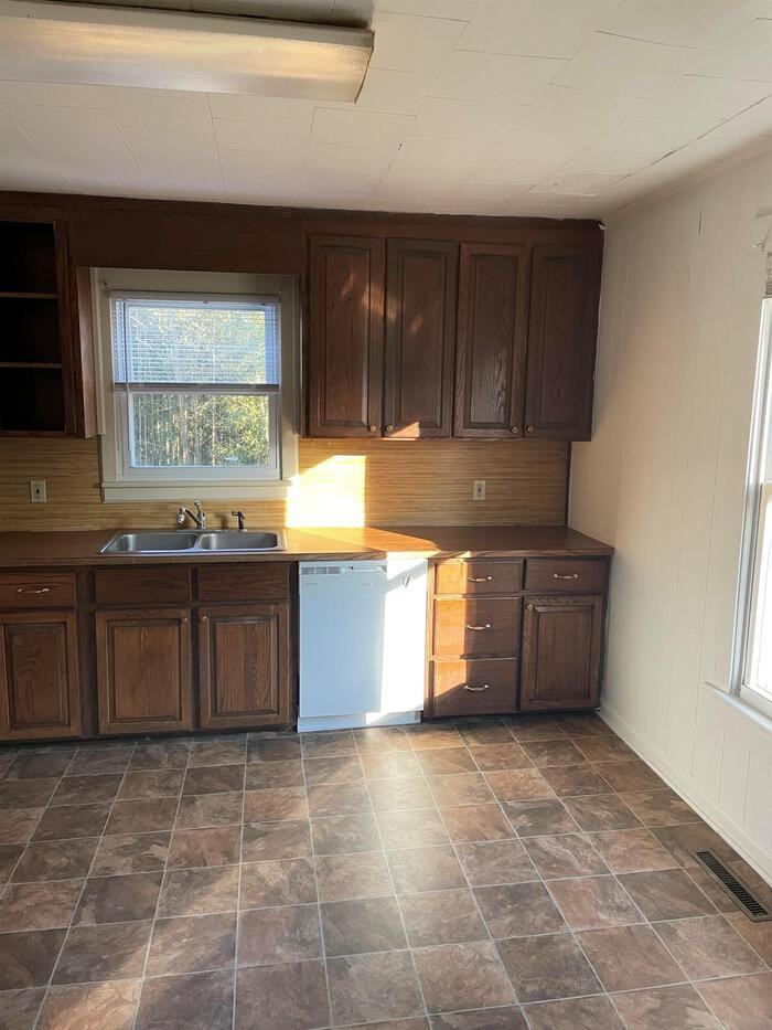 801 Desoto Ave - Photo 3 of 9