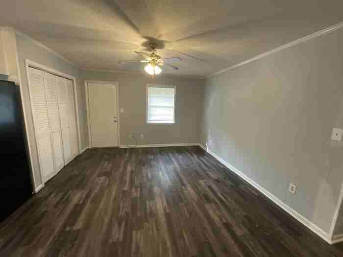 613 Durward Dr - Photo 3 of 11