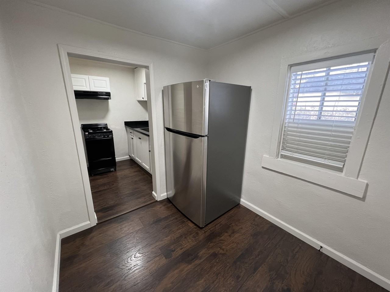 2717 Twin View Blvd #2717 - Photo 2 of 9