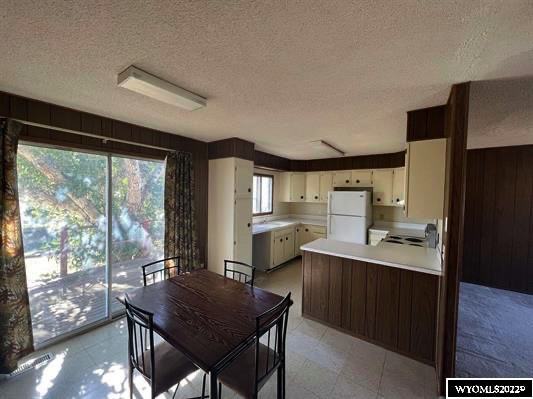 112 S 4th St #1 - Photo 3 of 17