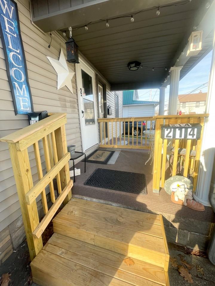 214 1st Drive Northwest #1-2 - Photo 2 of 15