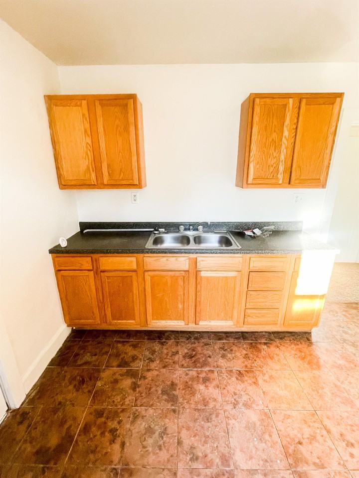 214 1st Drive Northwest #1-2 - Photo 5 of 15