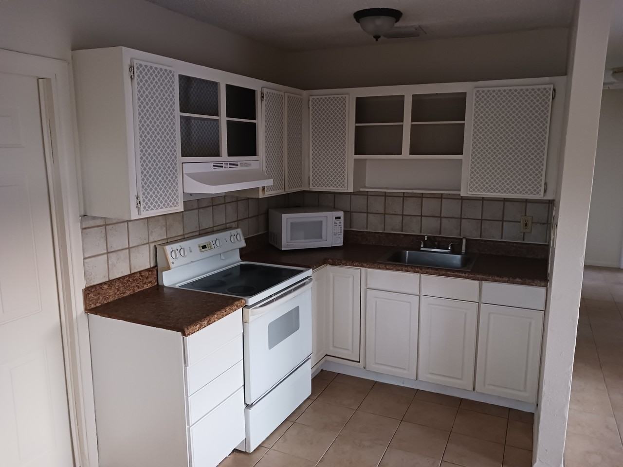 2004 Northwest 27th Street #1 - Photo 2 of 23