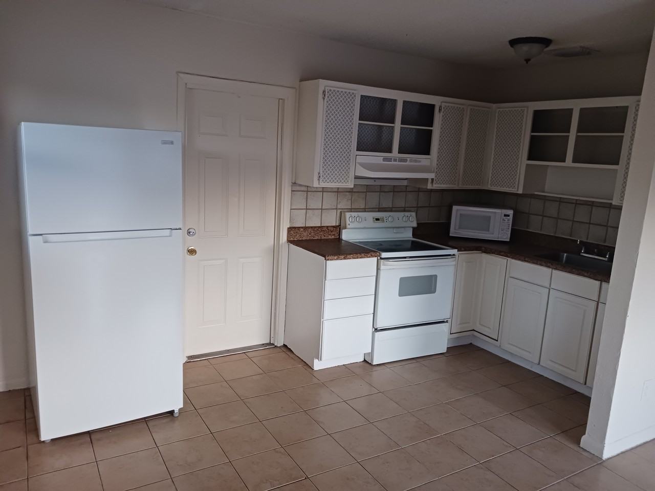 2004 Northwest 27th Street #1 - Photo 5 of 23