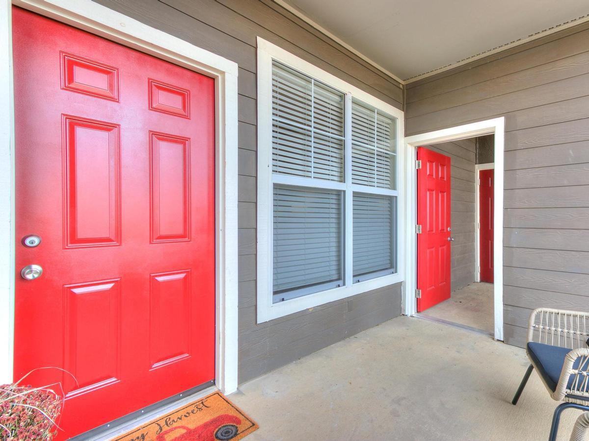 5202 E 81st St - Photo 6 of 37