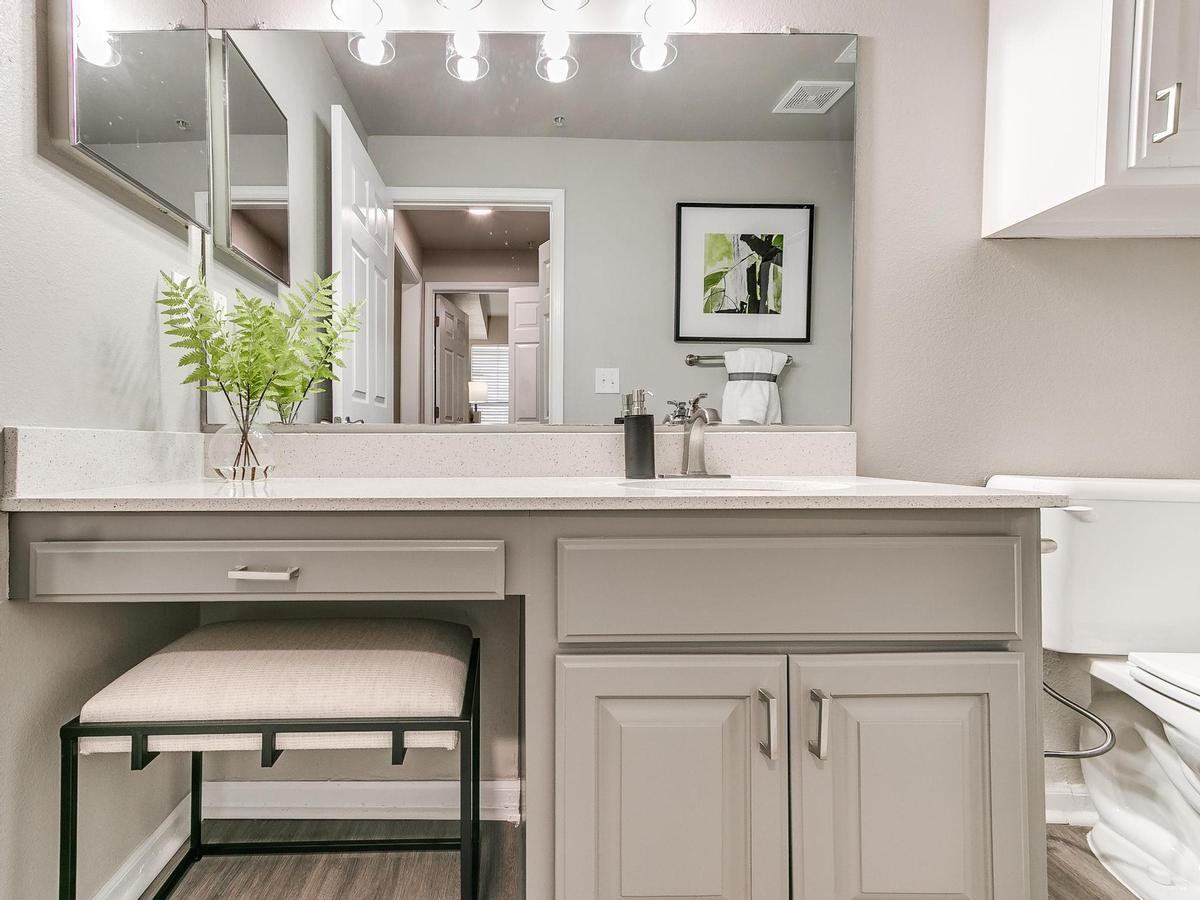 5202 E 81st St - Photo 3 of 37