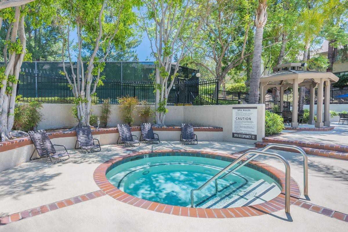 26571 Normandale Dr - Photo 3 of 9