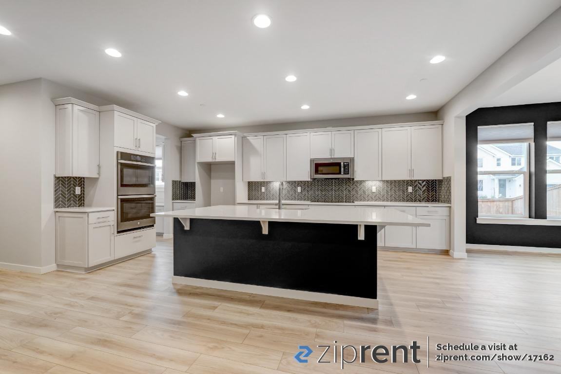 1210 Ne Woodburn Dr - Photo 2 of 19