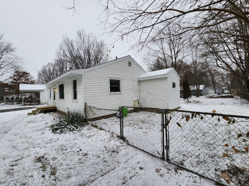 11314 N Jennings Rd - Photo 3 of 14