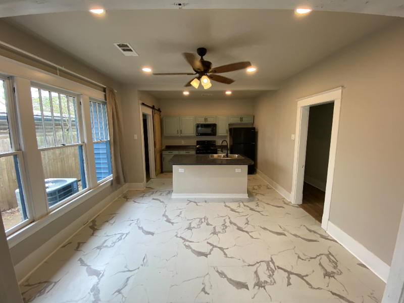 310 N 8th Ave - Photo 2 of 10