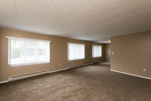 325 Hillview Ct - Photo 2 of 16