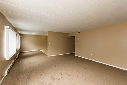 325 Hillview Ct - Photo 3 of 16