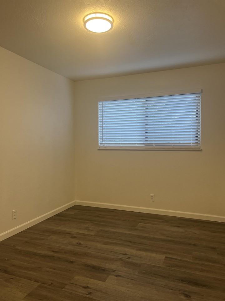 3001 Portsmouth Dr #1 - Photo 5 of 8