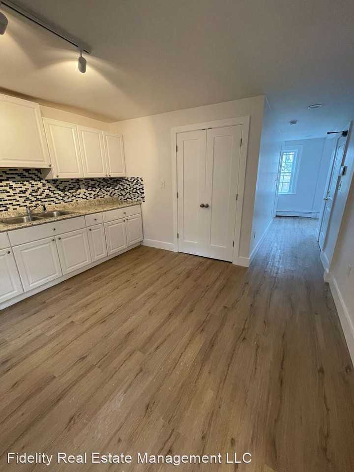 305 Liberty Street - Photo 3 of 11