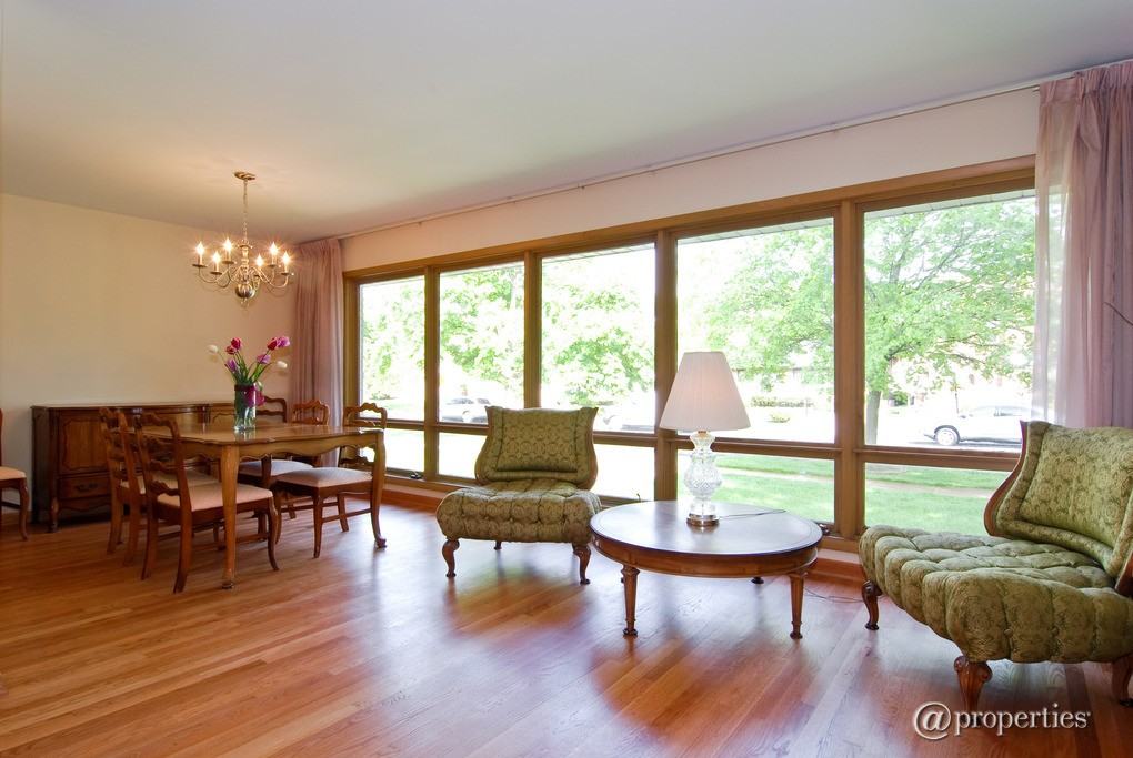 6204 N Forest Glen Ave - Photo 3 of 8