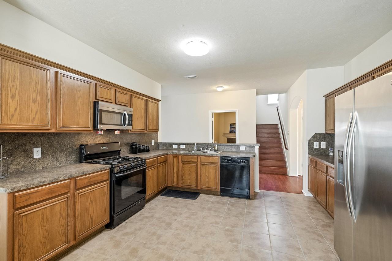 Clarendon Bend Ln - Photo 6 of 15