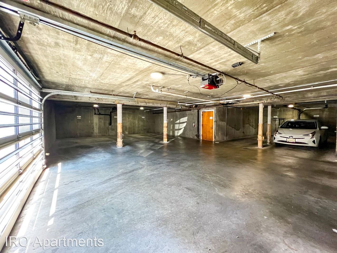 5233 15th Ave NE IROapts@northwestapartments.com - Photo 3 of 10