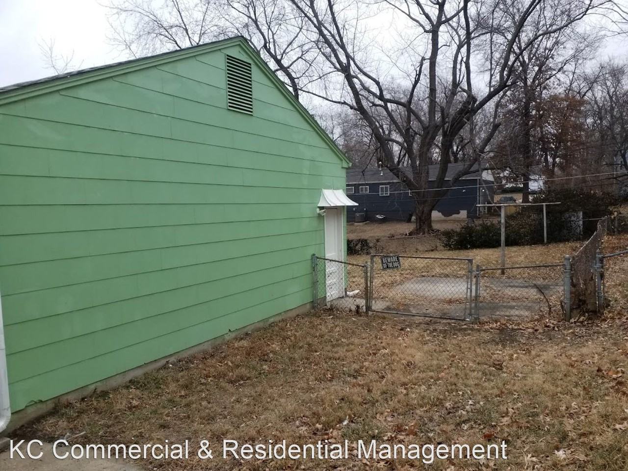 8511 Crystal Ave - Photo 3 of 10