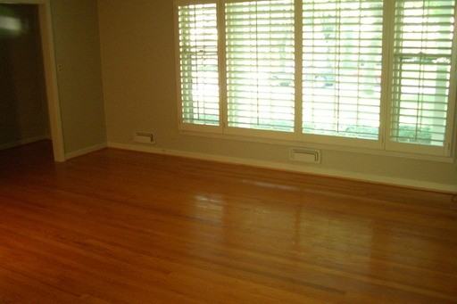 9511 Manor Rd - Photo 2 of 11