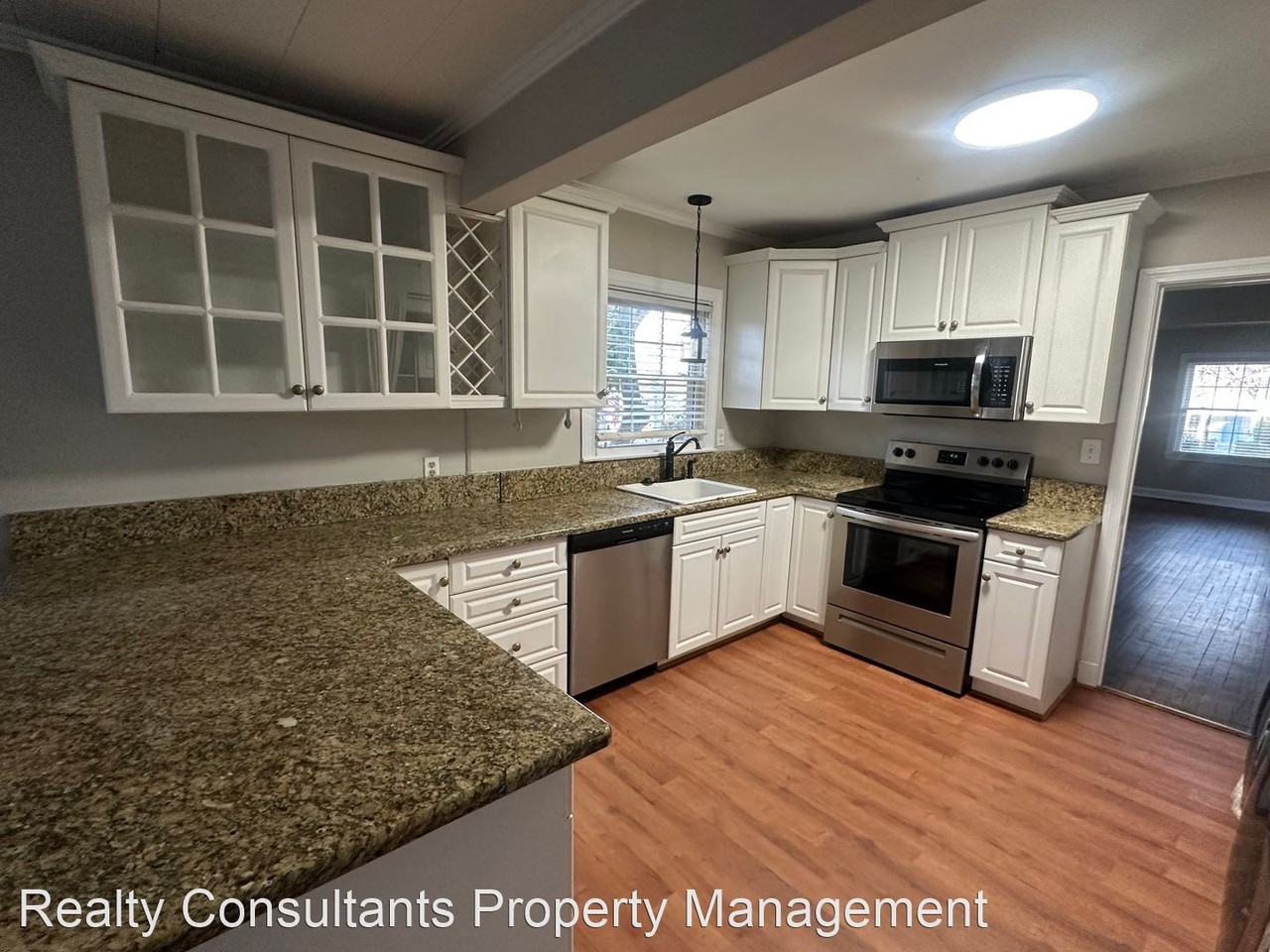 1809 Colonial Ave - Photo 3 of 24